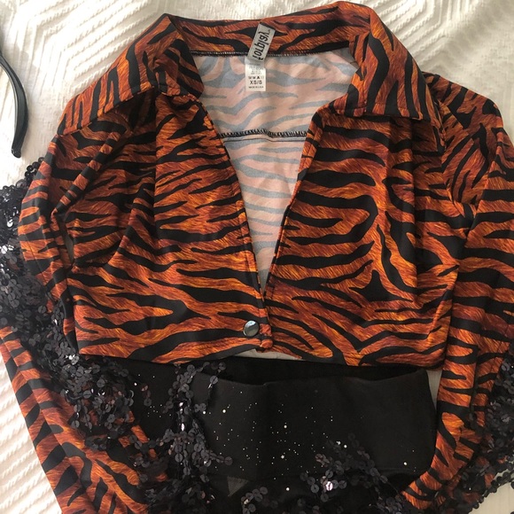Sexy Tiger Cat Outfit Complete Set for Halloween - Picture 5 of 8